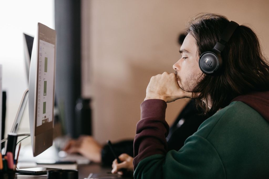 Are You an Introvert in an Extrovert’s Office? How to Thrive on Your Own&nbsp;Terms