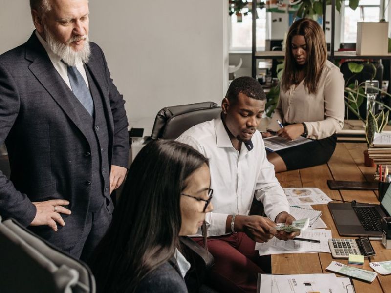 How to Handle a “Micromanager” Without Losing Your Mind (or Your&nbsp;Job)